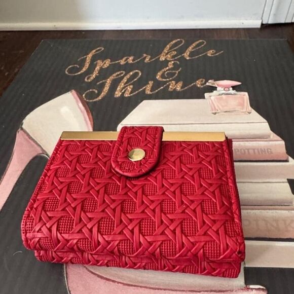Unbranded Handbags - Red woven wallet with gold
